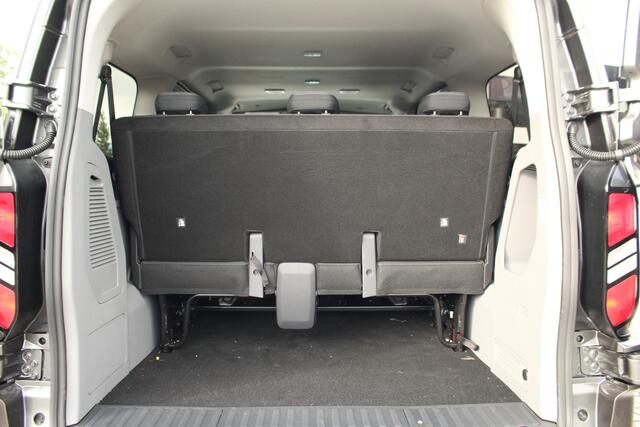 Ford TRANSIT CUSTOM 2.5 PHEV 233pk L1H1 Kombi Limited | 8-Persoons | Incl. BPM | Stuur + Stoelverwarming | Keyless | Carplay/Android | Lease 842,- p/m
