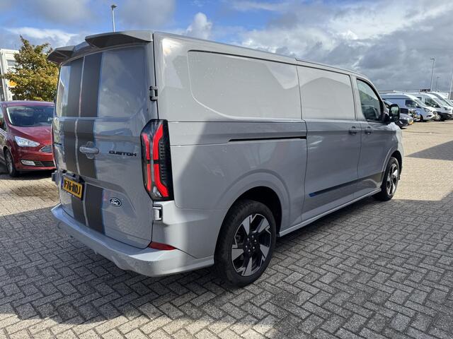 Ford TRANSIT CUSTOM E-Transit 320 L2H1 Sport 65 kWh 218pk | Demo | Driver Assistance Pack | Wegklapbare Trekhaak | Stuurwiel verwarming | Stoel verwarming | 2.300kg Trekgewicht