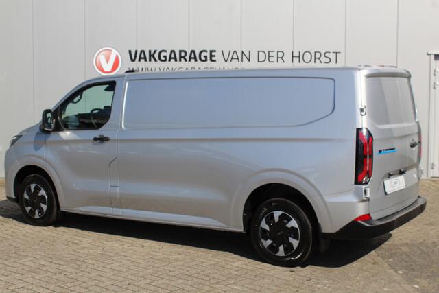Ford TRANSIT CUSTOM E-Transit 340 L2H1 Trend 71 kWh ELEKTRISCH ! Apple Carplay, Camera, Cruise Control, Metallic lak, Winter pakket: Stoel-, Stuur- en Voorraamverw., verwarming, Van € 46.340,- nu voor € 37.950,-