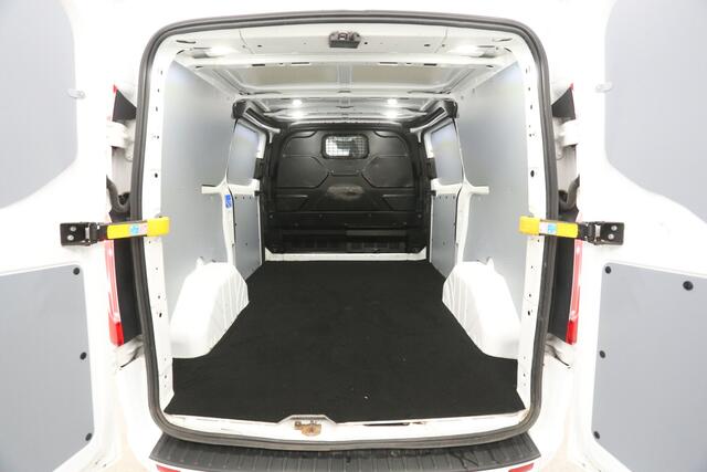 Ford TRANSIT CUSTOM 2.0 TDCI L1H1 185PK Sport | Automaat | Airco | Camera | Cruise | 3 Zits | Trekhaak | 2xSchuifdeur | Carplay