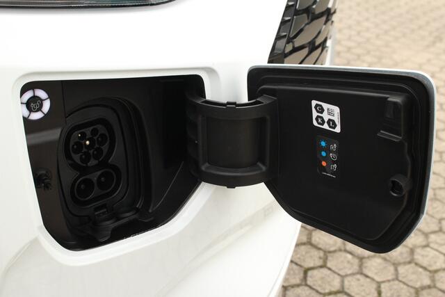 Ford TRANSIT CUSTOM E-Transit 320 L2H1 Limited DC | 71 kWh | 160kW/218pk | Driver Assist | Pro Power | Adap. Cruise | 360° Camera | Carplay/Android | Lease 824,- p/m