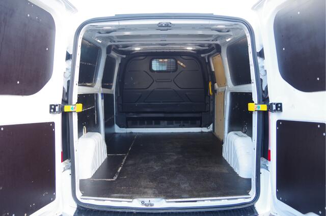 Ford TRANSIT CUSTOM 300 2.0 TDCI L2 3-ZITS, 170PK, 2800KG TREKHAAK, STOELVERWARMING, CAMERA, NAVI, CRUISE, AIRCO, PARKEERSENSOREN, 17''