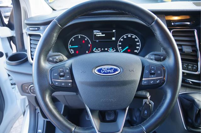Ford TRANSIT CUSTOM 300 2.0 TDCI L2 3-ZITS, 170PK, 2800KG TREKHAAK, STOELVERWARMING, CAMERA, NAVI, CRUISE, AIRCO, PARKEERSENSOREN, 17''