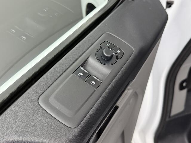 Ford TRANSIT CUSTOM 2.0TDCi 136PK Lang Business digital | Leder | Multimedia | Camera | 3-Zits | Achterdeuren