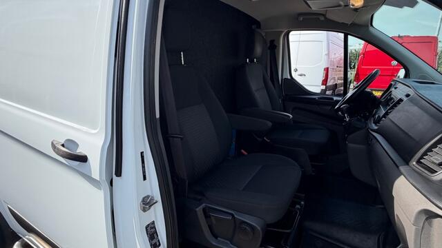 Ford TRANSIT CUSTOM 2.0 TDCI 96KW 131PK EURO 6 AIRCO/ CRUISE CONTROL/ PARKEERSENSOREN/ 100% DEALERONDERHOUDEN