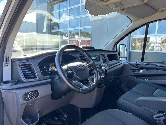 Ford TRANSIT CUSTOM 300 2.0 TDCI L2H1 Trend > Inrichting/Parkeersensoren voor en achter