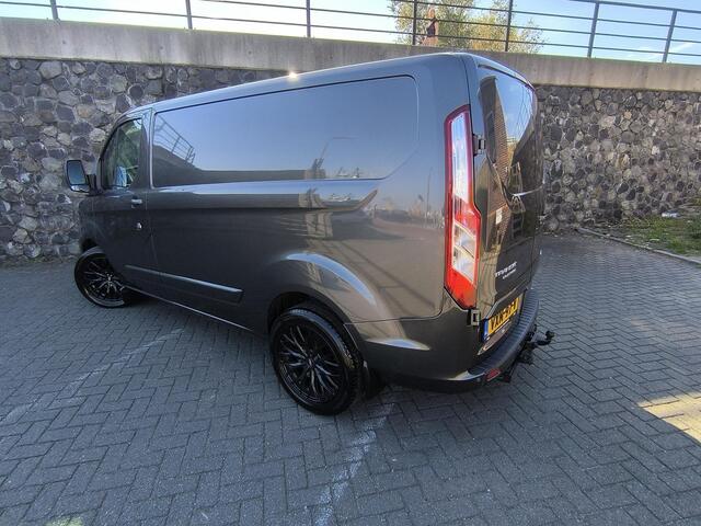 Ford TRANSIT CUSTOM 320 2.0 TDCI L1H1 Limited 130PK euro6, Stoel verwarming, carplay, trekhaak, LM velgen, airco en cruise control, nette bedrijfs bus rook vrij.