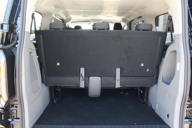 Ford TRANSIT CUSTOM E-Transit 320 L1H1 Kombi Limited | 9 persoons | 71kWh | 100kW/136pk | Trekgewicht 2300kg | Camera | Carplay/Android | Cruise | Lease 771,- p/m