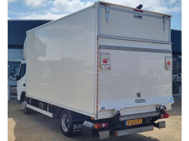 Fuso CANTER 3C13 3.0 DI 340 4x2 3,5t | AUTOMAAT | 1e Eigenaar | NL AUTO | Nette Staat | Nieuwe APK | D Hollandia Citybox met Laadklep | Automatische Airco | Achteruitrijcamera | Chauffeurstoel met horizontaalvering | Sleutels met Afstandsbediening | Verwarmde Spiegel