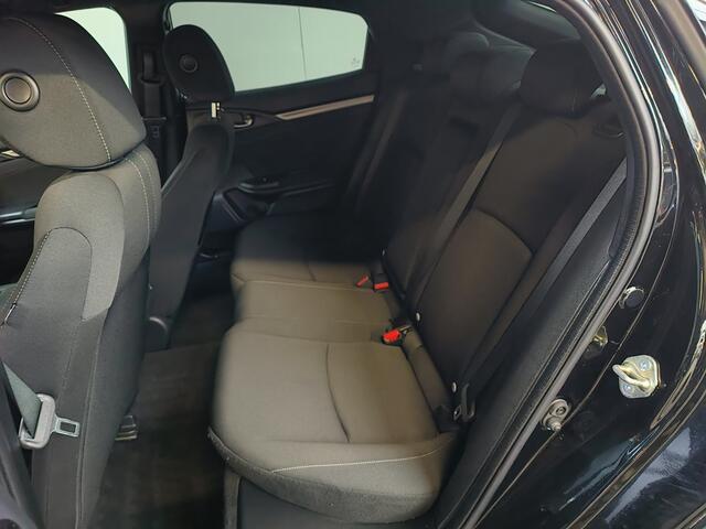 Honda CIVIC 1.0 i-VTEC Elegance AUTOMAAT uit 2018 Rijklaar + 12 maanden Bovag-garantie Henk Jongen Auto's in Helmond, al 50 jaar service zoals 't hoort!