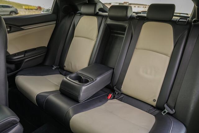 Honda CIVIC 1.0i V-TEC PREMIUM TURBO - AUTOMAAT - PANORAMADAK - LEDER