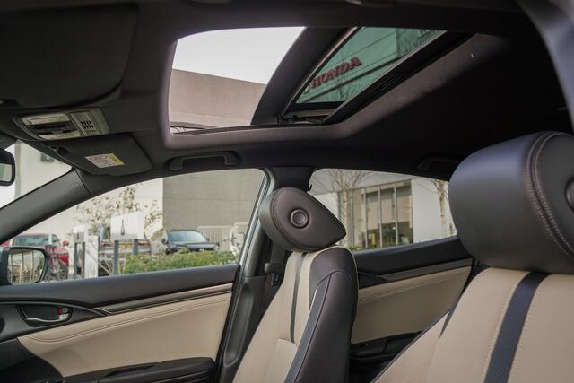Honda CIVIC 1.0i V-TEC PREMIUM TURBO - AUTOMAAT - PANORAMADAK - LEDER