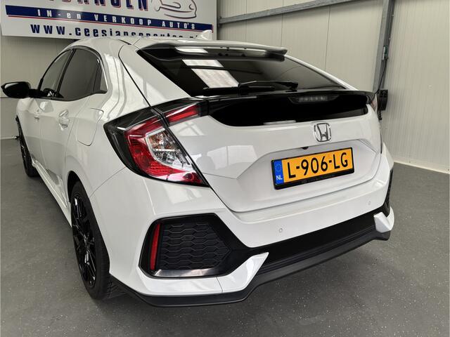 Honda CIVIC 1.0 i-VTEC Elegance - Black & White!
