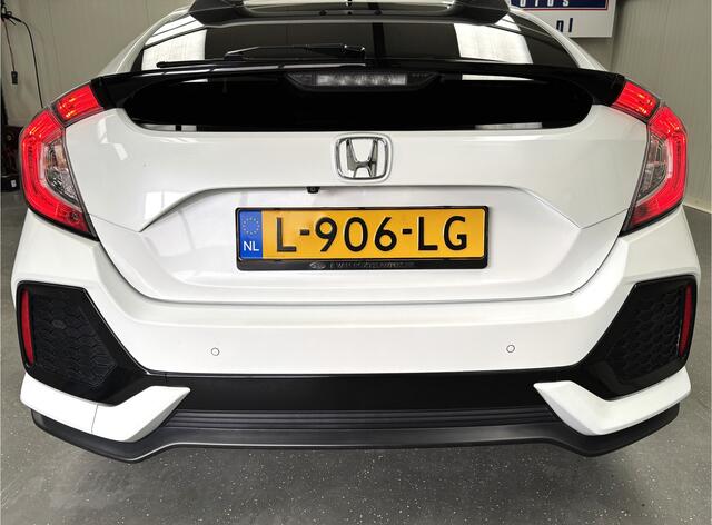 Honda CIVIC 1.0 i-VTEC Elegance - Black & White!
