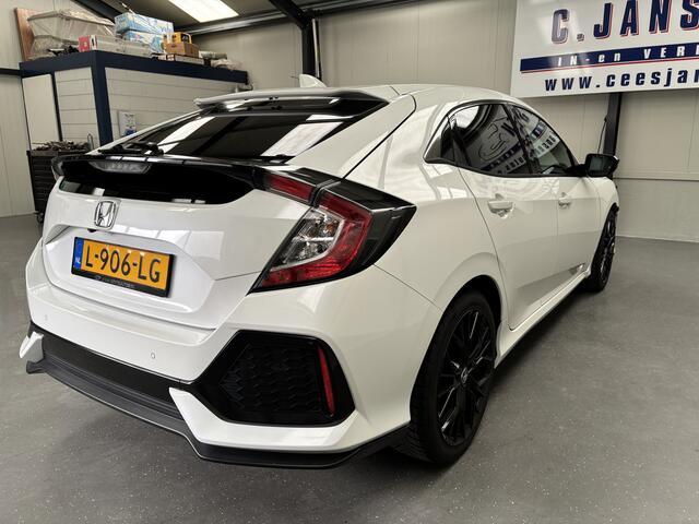 Honda CIVIC 1.0 i-VTEC Elegance - Black & White!
