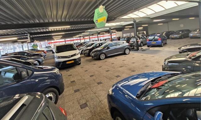 Honda CIVIC 1.0 i-VTEC Elegance AUTOMAAT uit 2021 Rijklaar + 12 maanden Bovag-garantie Henk Jongen Auto's in Helmond, al 50 jaar service zoals 't hoort!