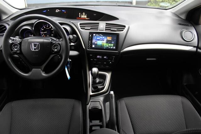 Honda CIVIC 1.4 Comfort | Incl. 12 maanden Garantie | Volledig Dealer onderhouden | Trekhaak | Stoelverwarming | Cruise controle | Climate controle | Navigatie |