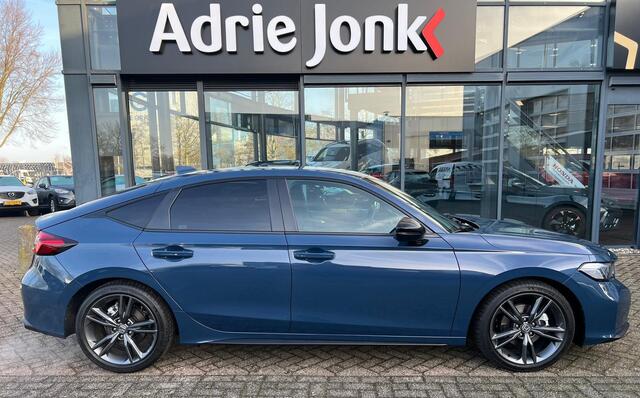 Honda CIVIC 2.0 e:HEV Sport | FULL HYBRID | 18 INCH | APPLE & ANROID AUTO | CAMERA | STUUR + STOELVERWARMING | NAVIGATIE |