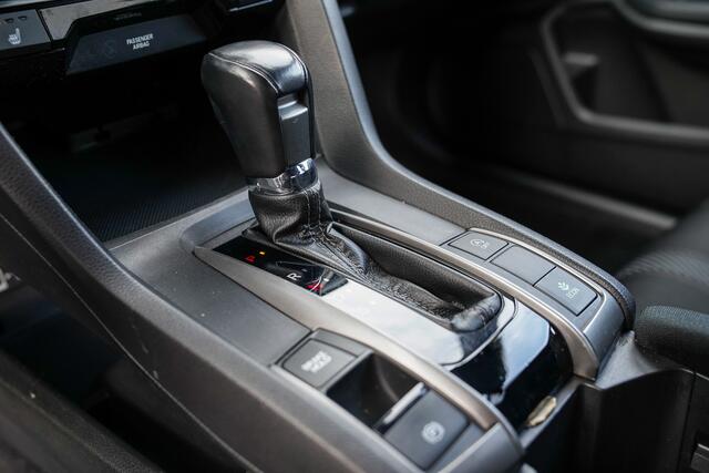 Honda CIVIC 1.0i VTEC ELEGANCE TURBO - AUTOMAAT - NAVIGATIE - CAMERA