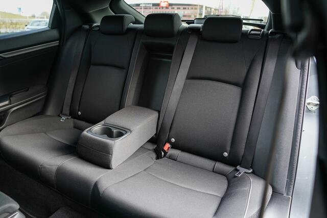 Honda CIVIC 1.0i VTEC ELEGANCE TURBO - AUTOMAAT - NAVIGATIE - CAMERA