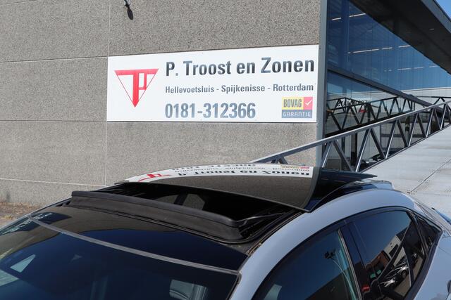 Honda CIVIC 1.5 i-VTEC Sport Plus Panoramadak! Achteruitrijcamera/Stoelverwarming/Apple carplay/Adaptieve cruise control/Lane assist/Dode hoek assistent/Leder interieur/Parkeer sensoren rondrom/Climate control/Navigatie/DAB