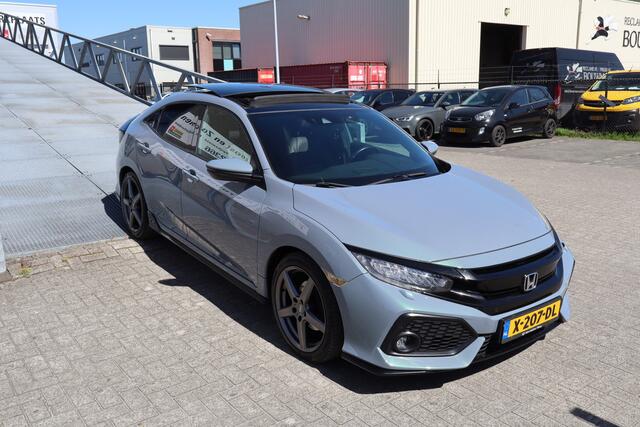 Honda CIVIC 1.5 i-VTEC Sport Plus Panoramadak! Achteruitrijcamera/Stoelverwarming/Apple carplay/Adaptieve cruise control/Lane assist/Dode hoek assistent/Leder interieur/Parkeer sensoren rondrom/Climate control/Navigatie/DAB
