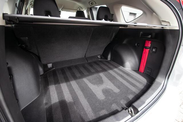 Honda CR-V 2.0 4WD Elegance Edition Nav | Cruise | Cam | All-season