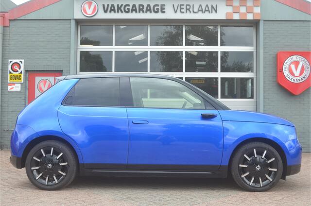 Honda E Advance 17" zwart dak 12 mnd. gar. 154 pk