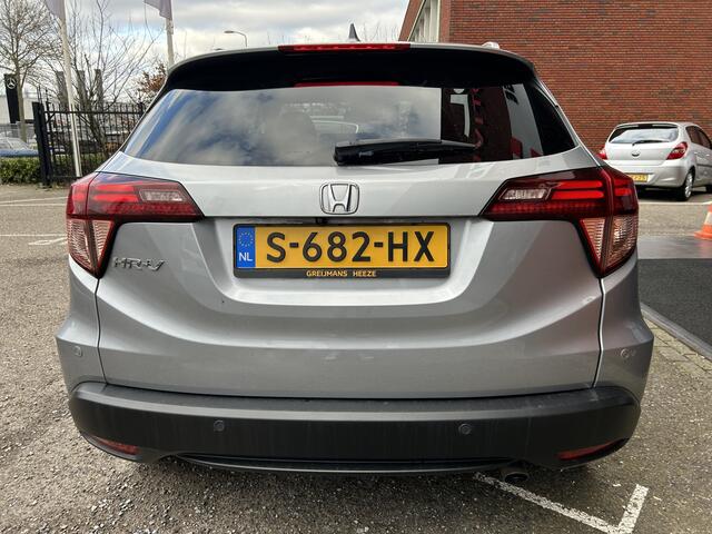 Honda HR-V 1.5 i-VTEC Executive // FULL LED // PANO / SCHUIFKANTELDAK // NAVI // CAMERA // PDC V+A