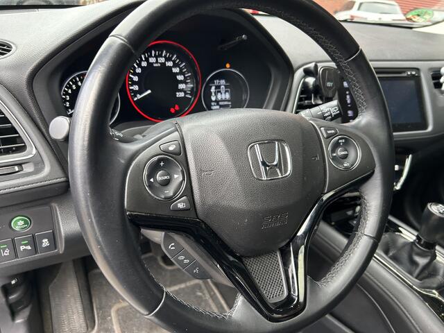 Honda HR-V 1.5 i-VTEC Executive // FULL LED // PANO / SCHUIFKANTELDAK // NAVI // CAMERA // PDC V+A