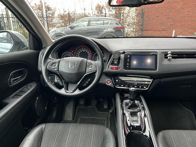 Honda HR-V 1.5 i-VTEC Executive // FULL LED // PANO / SCHUIFKANTELDAK // NAVI // CAMERA // PDC V+A