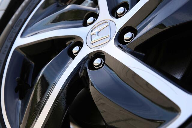 Honda HR-V 1.5i VTEC EXECUTIVE - AUTOMAAT - LEDER - TREKHAAK - ALL WEATHERS