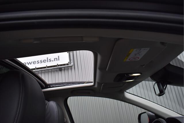 Honda HR-V 1.5 i-VTEC Executive Panorama, Trekhaak, Camera, Stoelverwarming