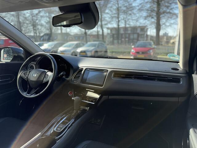 Honda HR-V 1.5 i-VTEC Executive | GEEN AFLEVERKOSTEN | Panoramadak, Parkeersensoren, Navigatie