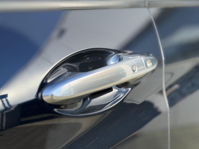 Honda HR-V 1.5 i-VTEC Executive | GEEN AFLEVERKOSTEN | Panoramadak, Parkeersensoren, Navigatie