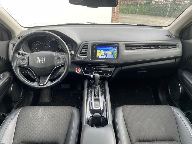 Honda HR-V 1.5 i-VTEC Executive | AUTOMAAT | Trekhaak | Panormadak | Full LED | Stoelverwarming | Camera | 18-inch |