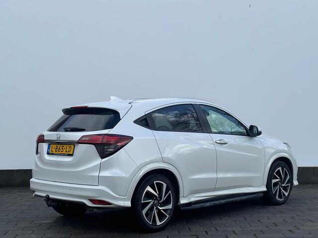 Honda HR-V 1.5 i-VTEC Executive | AUTOMAAT | Trekhaak | Panormadak | Full LED | Stoelverwarming | Camera | 18-inch |