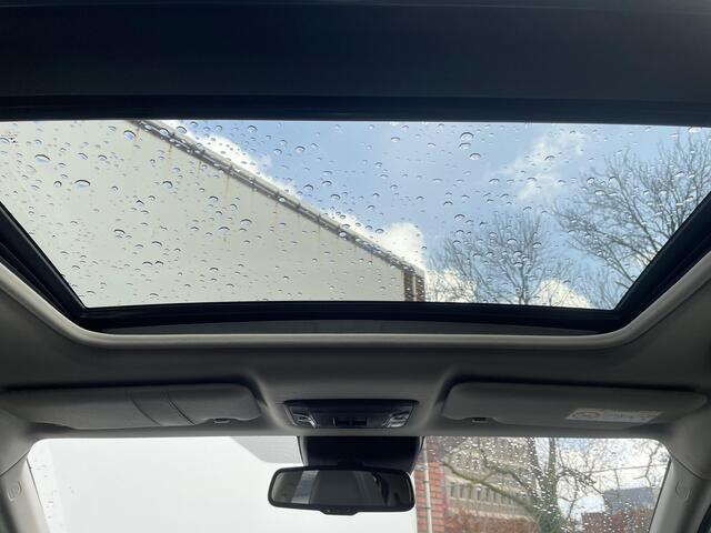 Honda HR-V 1.5 i-VTEC Executive | AUTOMAAT | Trekhaak | Panormadak | Full LED | Stoelverwarming | Camera | 18-inch |