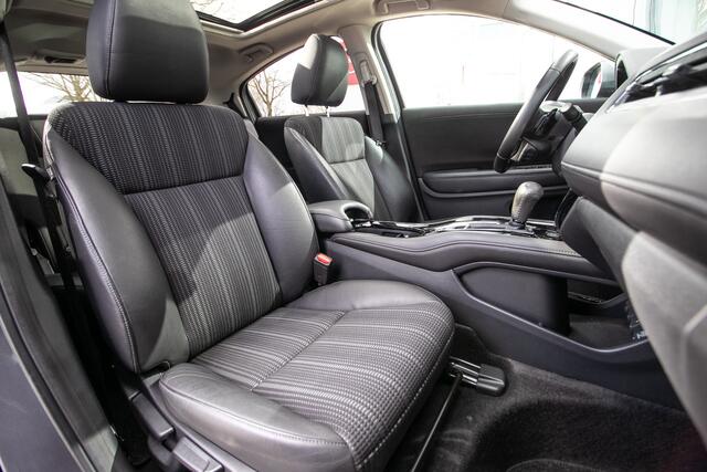 Honda HR-V 1.5 i-VTEC Executive Automaat - Opendak | 1e Eig. | Dealer ond. | Trekhaak | Navi/Camera