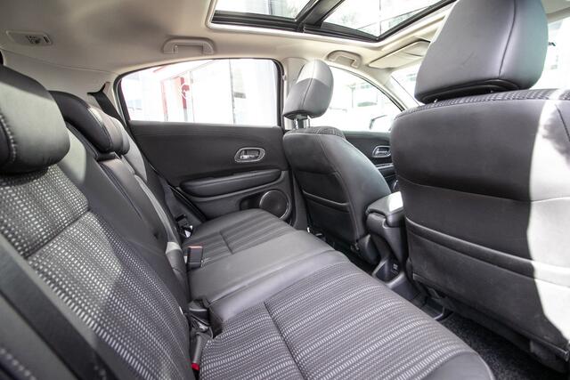 Honda HR-V 1.5 i-VTEC Executive Automaat - Opendak | 1e Eig. | Dealer ond. | Trekhaak | Navi/Camera