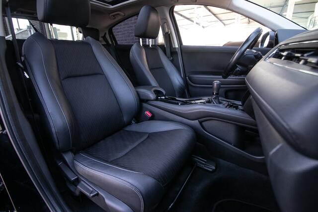 Honda HR-V 1.5 i-VTEC Executive | Pano dak | Trekhaak | Camera |