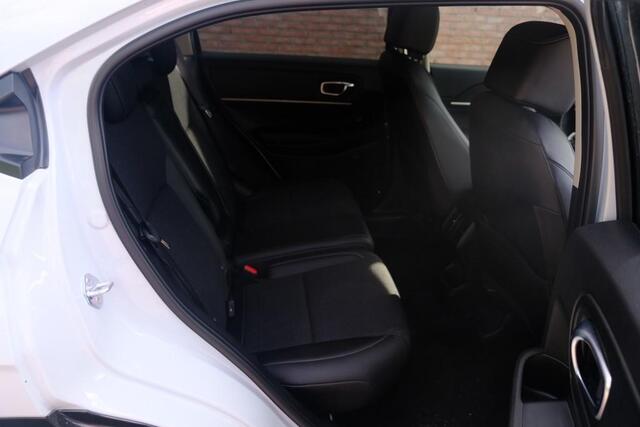 Honda HR-V 1.5 e:HEV 131pk CVT Elegance - Adaptieve cruise - Achteruitrijcamera - Apple CarPlay - Keyless - Stoelverwarming - Parkeersensoren