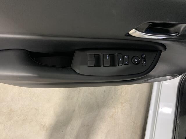 Honda JAZZ 1.5 e:HEV 109 Elegance 5 Drs CVT Carplay / Adapt, Cruise C./ ECC / Winter Pack