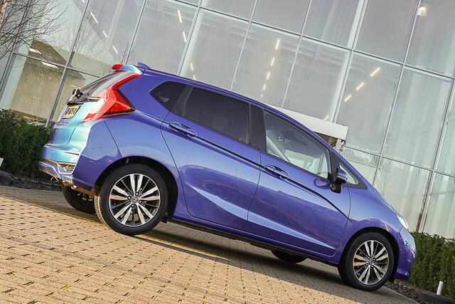 Honda JAZZ 1.3i V-TEC ELEGANCE - AUTOMAAT - NAVIGATIE - CAMERA