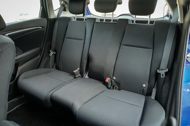 Honda JAZZ 1.3i V-TEC COMFORT - NAVIGATIE - ALL WEATHERS - STOELVERWARMING