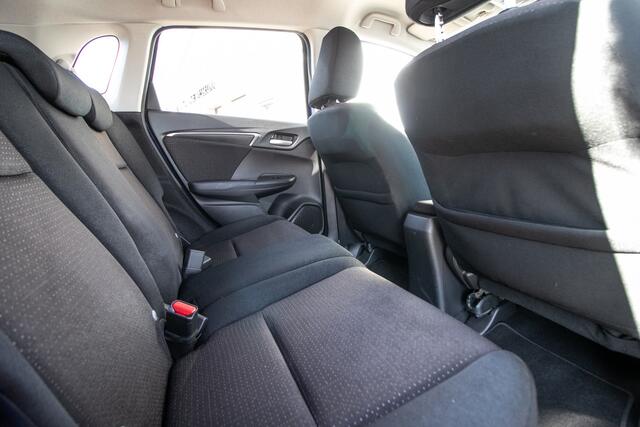 Honda JAZZ 1.3 i-VTEC Elegance Aut. All-in rijklaarprijs | Dealerond. | Nav. | Stoelver. | Trekh.