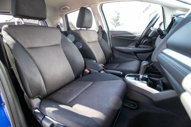 Honda JAZZ 1.3 i-VTEC Elegance Aut. All-in rijklaarprijs | Dealerond. | Nav. | Stoelver. | Trekh.