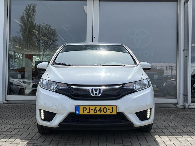 Honda JAZZ 1.3 i-VTEC Comfort | Cruise Control | Stoelverwarming | Navigatie | Parkeersensoren voor en achter | 100% onderhouden