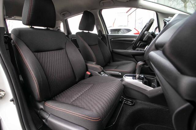 Honda JAZZ 1.5 i-VTEC Dynamic Automaat - All in rijklaarprijs | Dealer onderh. | Navi | Cruise control