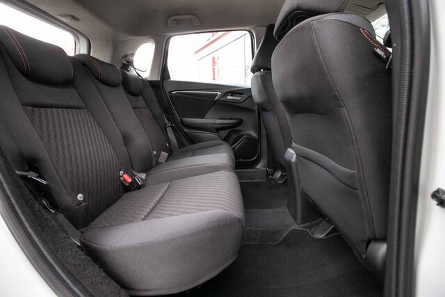 Honda JAZZ 1.5 i-VTEC Dynamic Automaat - All in rijklaarprijs | Dealer onderh. | Navi | Cruise control
